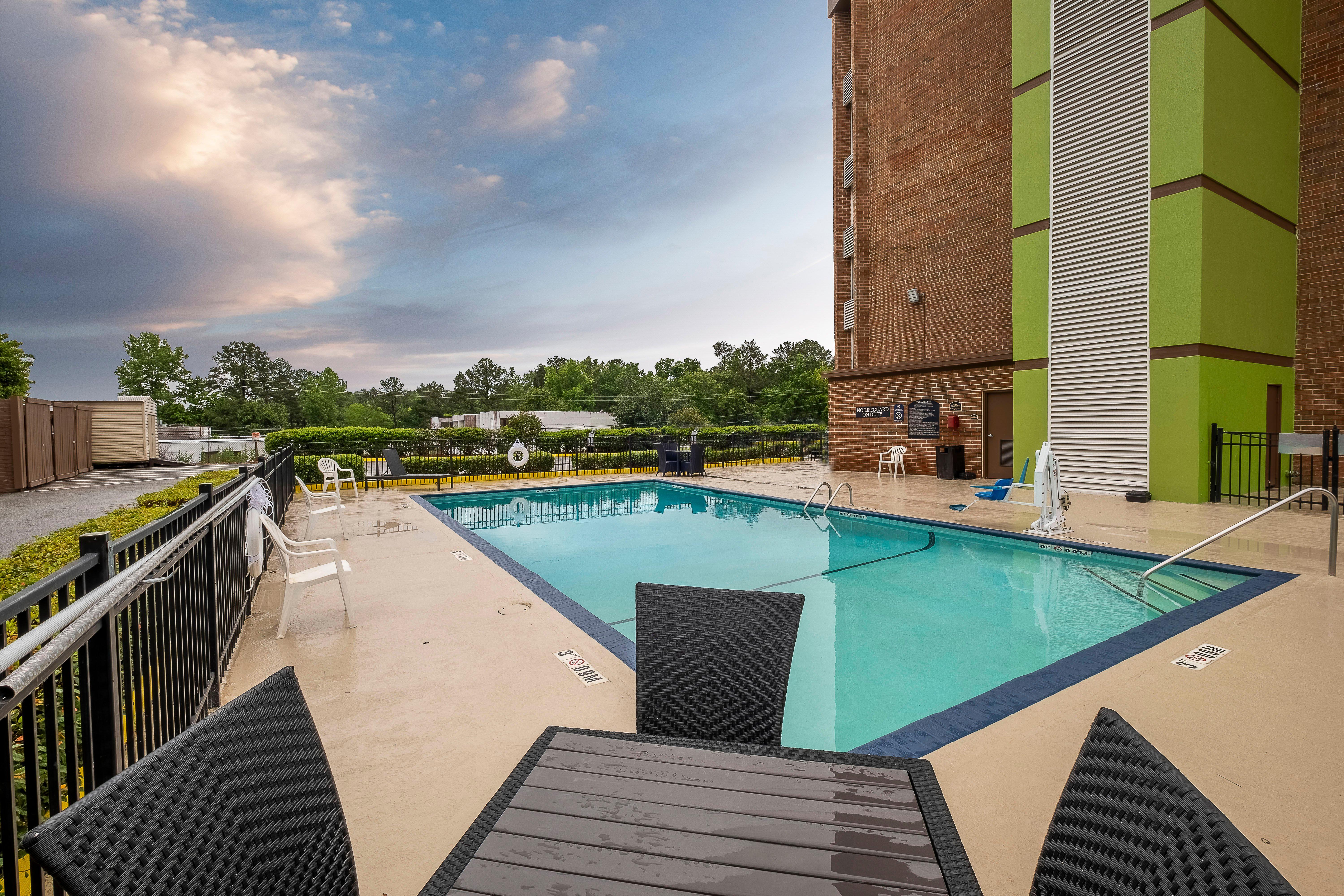 Red Roof Inn & Suites Macon Exterior photo