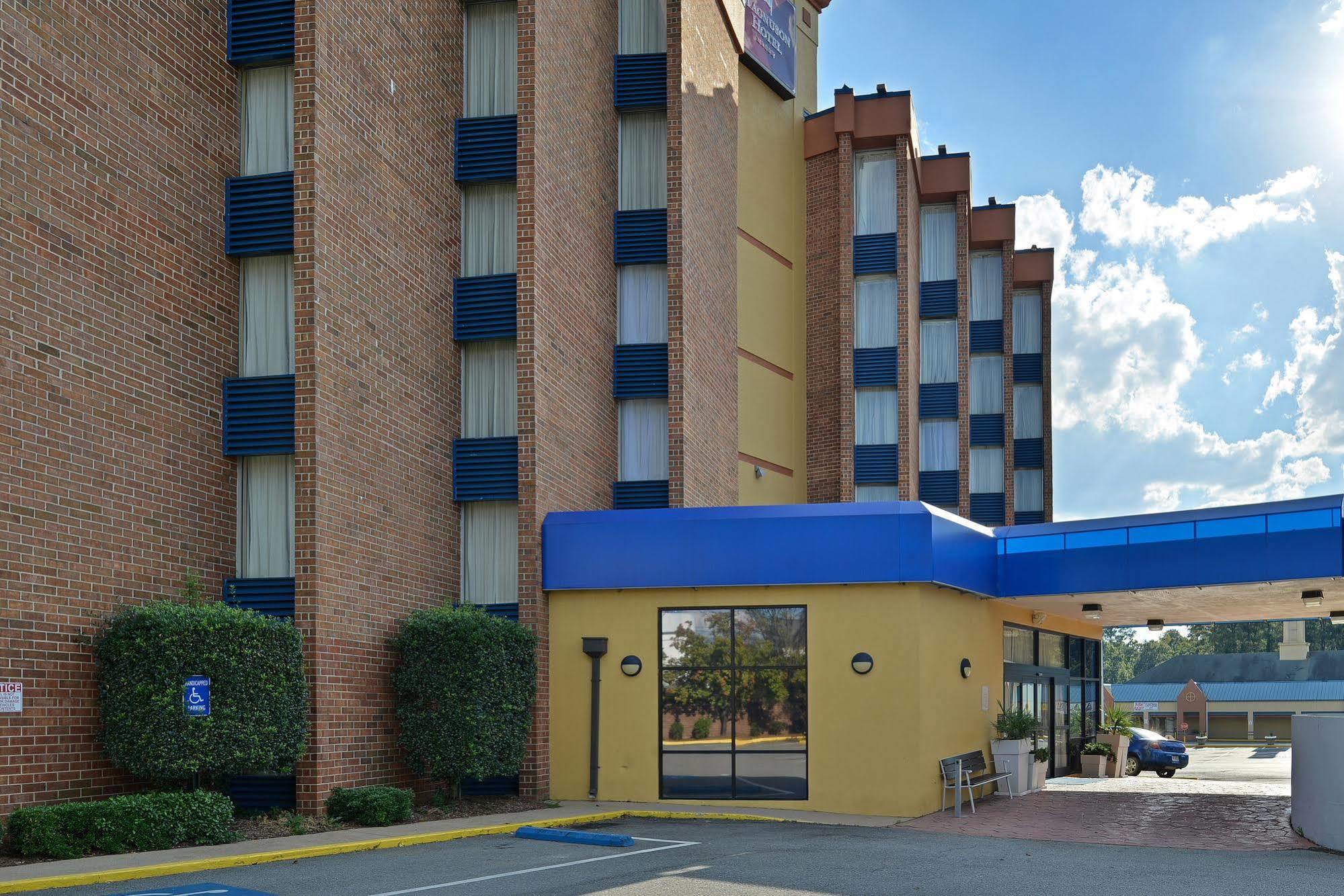 Red Roof Inn & Suites Macon Exterior photo