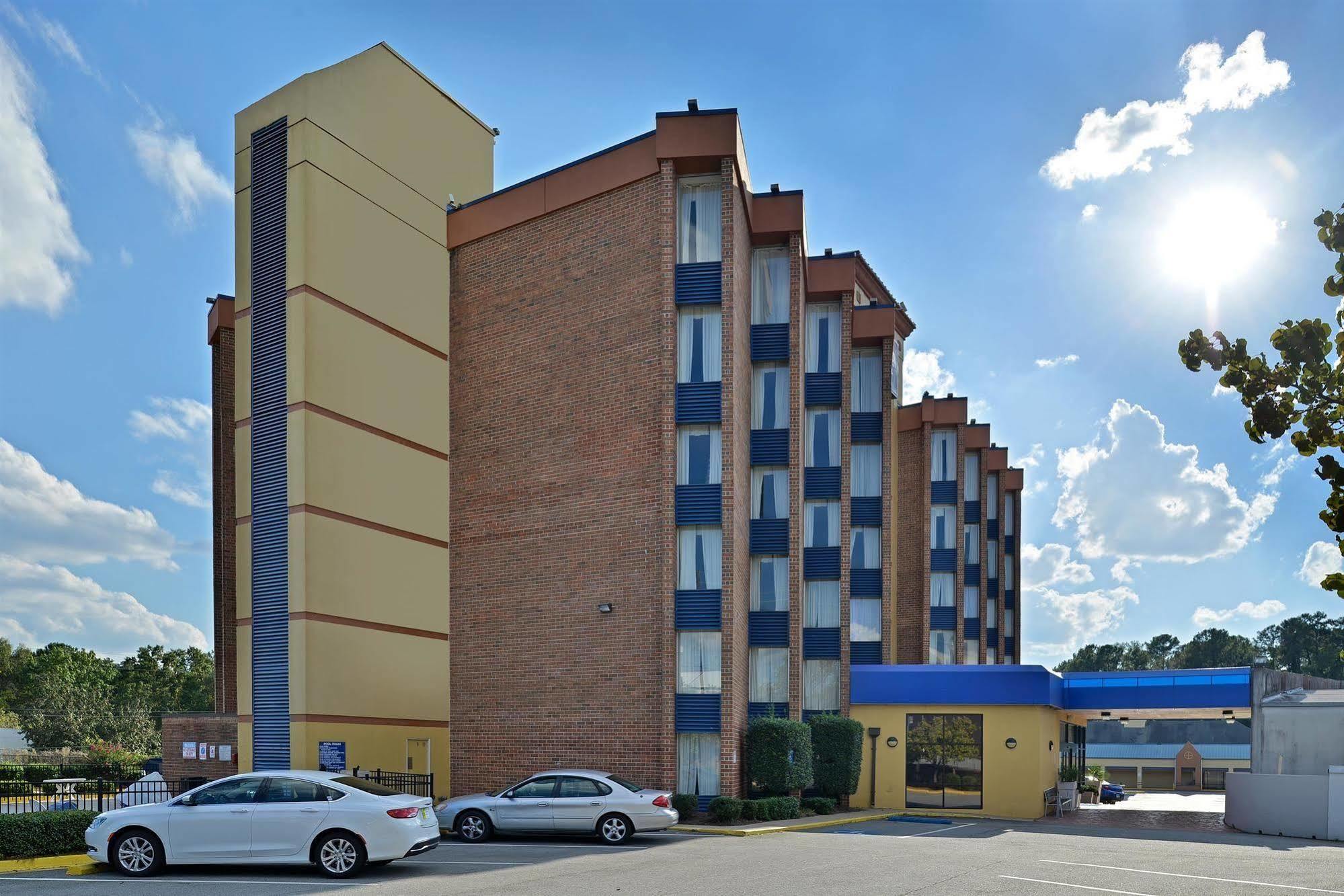 Red Roof Inn & Suites Macon Exterior photo